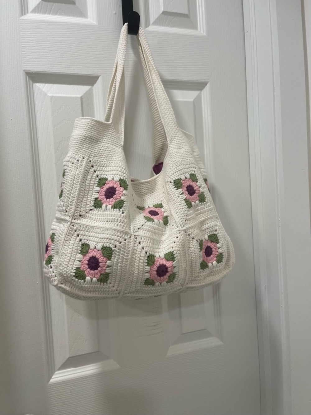 Cream Crochet Shoulder Bag with Pink Floral Squares so adorable! 😍 - Picture 5 of 16